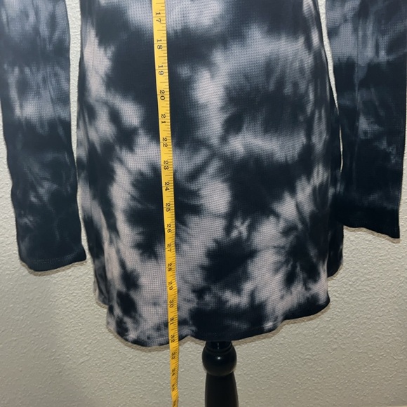 Gorgeous, thermal tie-dye extra large from Victoria’s Secret sleep dress - Picture 8 of 13